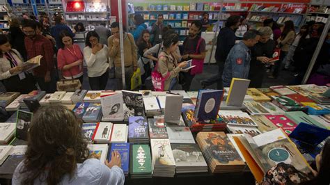 Feria Internacional del Libro de Guadalajara 2017: un evento letterario che celebrava il potere delle parole e la vitalità della cultura latinoamericana